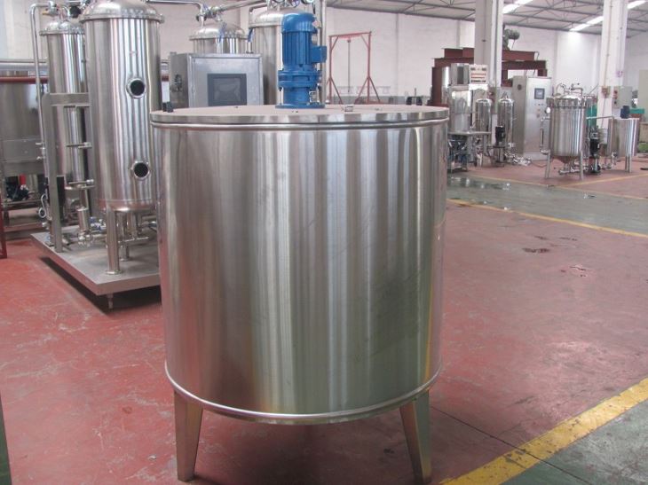 high speed automatic CSD/CO2 drink carbonated beverage PET bottle cold isobaric filling machine with screw cap